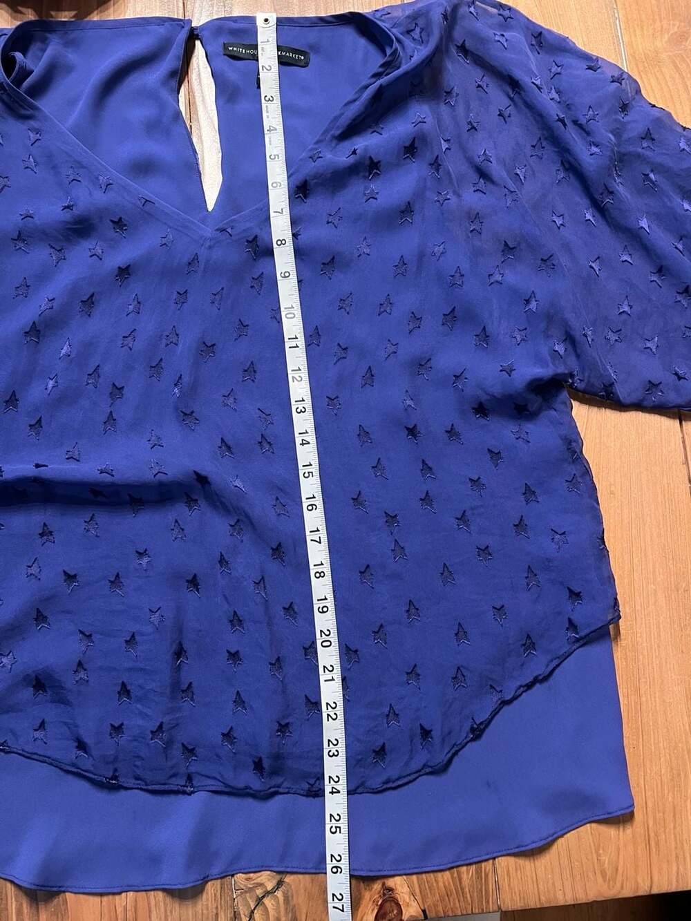White House Black Market Blue Star Print V-Neck Blouse Size L - Picture 7 of 7